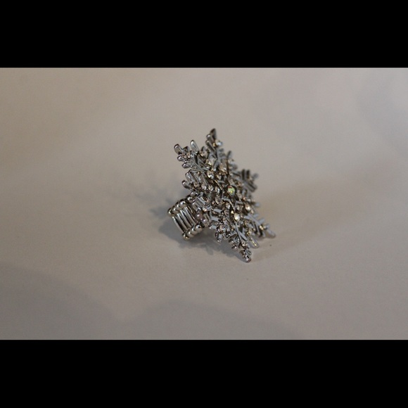 Snowflake Ring - Picture 2 of 2